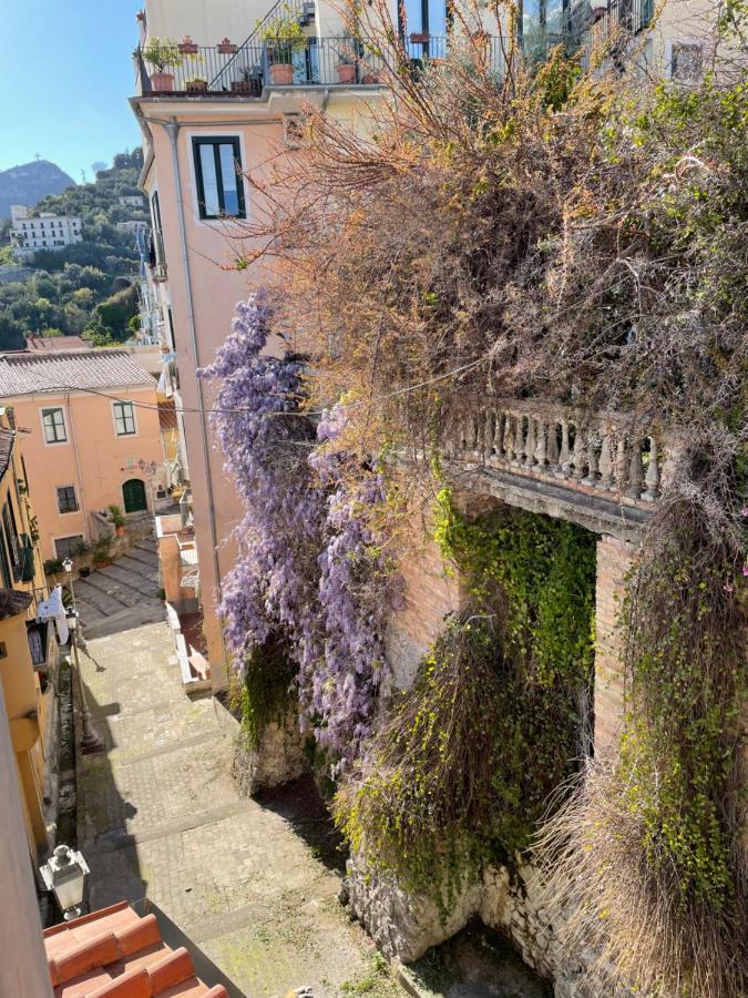 Ti Racconto Il Mare Apartment Salerno Luaran gambar