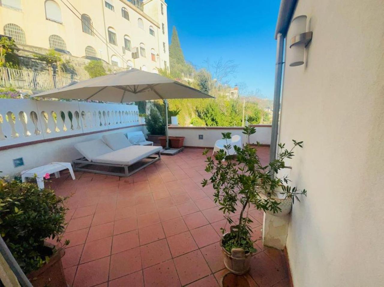 Ti Racconto Il Mare Apartment Salerno Luaran gambar
