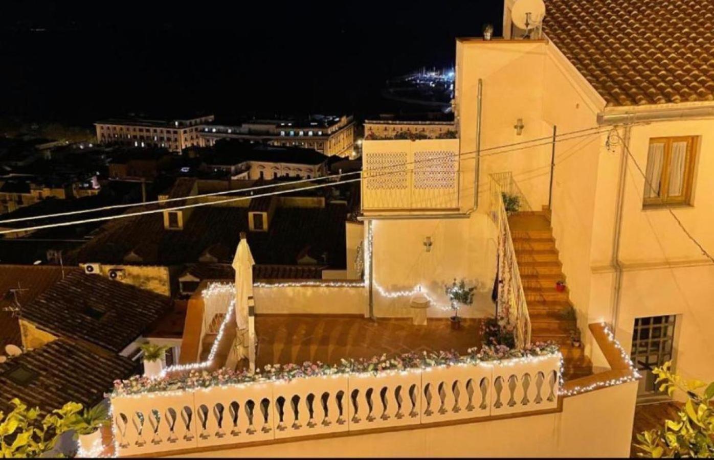 Ti Racconto Il Mare Apartment Salerno Luaran gambar