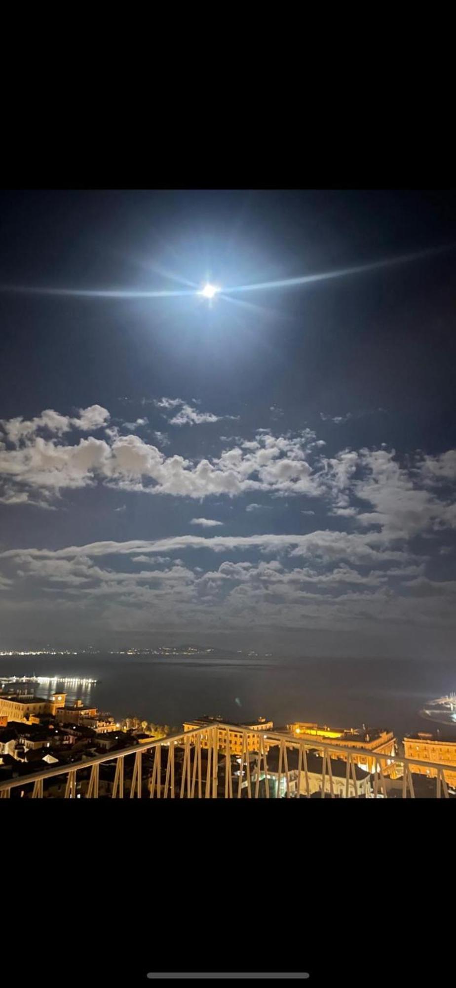 Ti Racconto Il Mare Apartment Salerno Luaran gambar